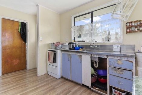 Photo of property in 1 Tabitha Crescent, Henderson, Auckland, 0612