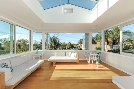 Photo of property in 285a Titirangi Road, Titirangi, Auckland, 0604