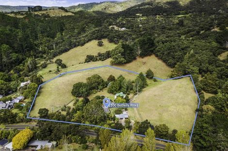 Photo of property in 100 Bethells Road, Waitakere, Henderson, 0781