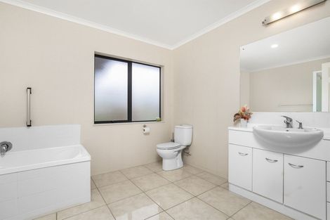 Photo of property in 7 Lough Bourne Drive, Pukekohe, 2120