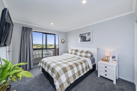 Photo of property in 18 Brian Keogh Lane, Wigram, Christchurch, 8025