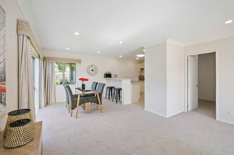 Photo of property in 74 Hillwell Drive, Henderson, Auckland, 0612