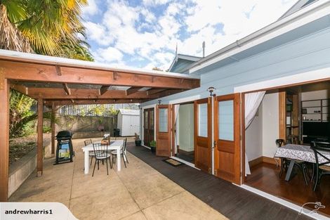 Photo of property in 6 Milton Road, Bluff Hill, Napier, 4110