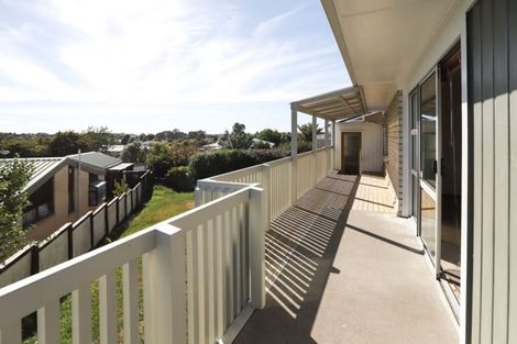 Photo of property in 8a Dovedale Place, Dinsdale, Hamilton, 3204