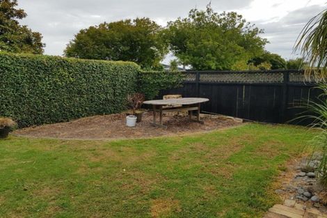 Photo of property in 2 Marnane Terrace, St Andrews, Hamilton, 3200