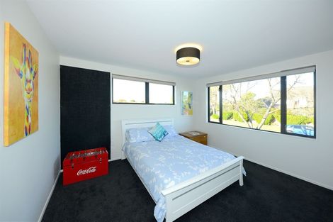 Photo of property in 8 Strathean Avenue, Avonhead, Christchurch, 8042