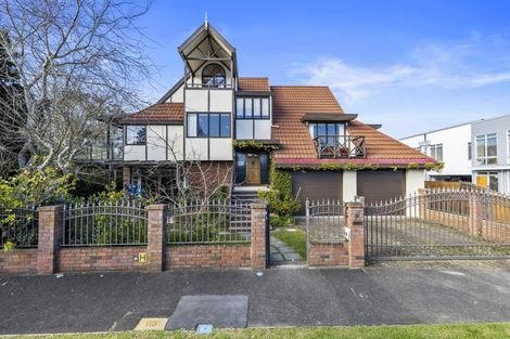 Photo of property in 24 Dawson Street, Hamilton East, Hamilton, 3216