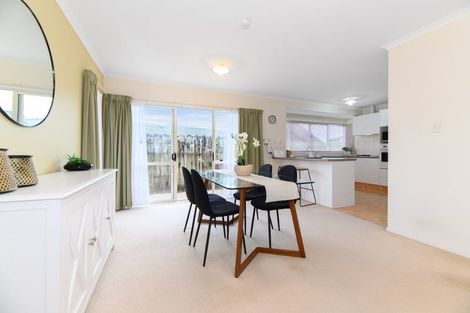 Photo of property in 112 Buscomb Avenue, Henderson, Auckland, 0610