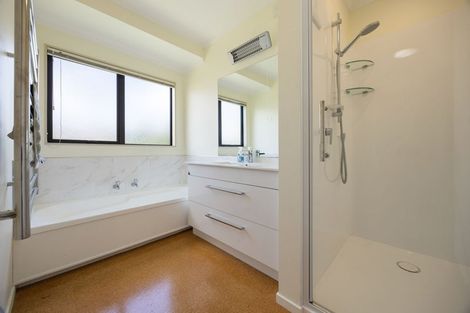 Photo of property in 8 Rimmington Drive, Hamilton Lake, Hamilton, 3204