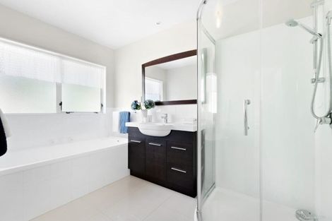 Photo of property in 11 Devon Road, Bucklands Beach, Auckland, 2012