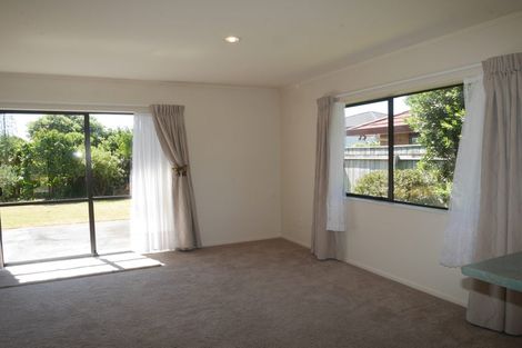 Photo of property in 125 Queens Road, Waikanae Beach, Waikanae, 5036