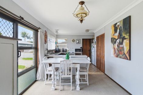 Photo of property in 17 Myres Street, Otumoetai, Tauranga, 3110