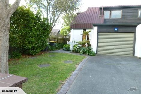 Photo of property in 2/76 Hinau Street, Riccarton, Christchurch, 8041