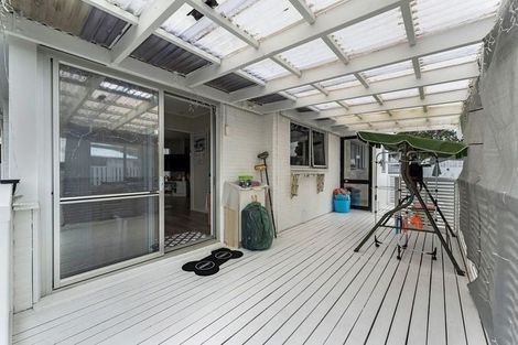 Photo of property in 12 Suwyn Place, Weymouth, Auckland, 2103
