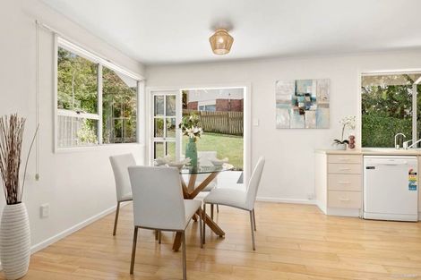 Photo of property in 18 Kerria Place, Sunnynook, Auckland, 0620