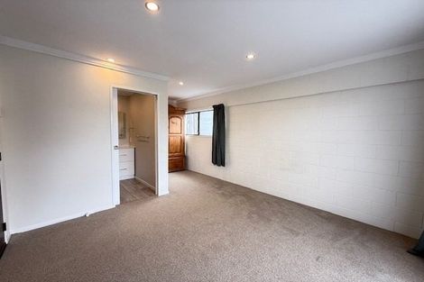 Photo of property in 70 Glencoe Road, Browns Bay, Auckland, 0630