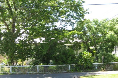 Photo of property in 12 Woodville Street, Edgeware, Christchurch, 8013