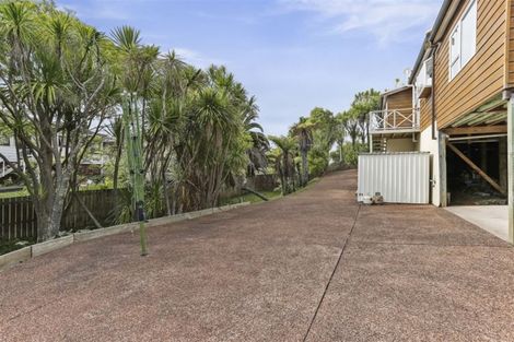 Photo of property in 2/23 Duncan Avenue, Te Atatu South, Auckland, 0610