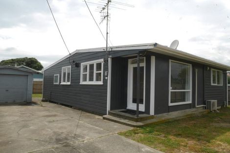 Photo of property in 17 Hemara Street, Waikanae Beach, Waikanae, 5036