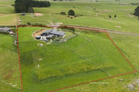 Photo of property in 165 Albert Road, Tokomaru, Palmerston North, 4474