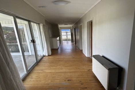 Photo of property in 128 Waikawa Road, Picton, 7220