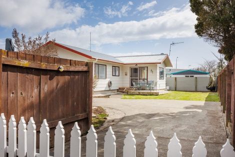 Photo of property in 41a Raglan Avenue, Cloverlea, Palmerston North, 4412