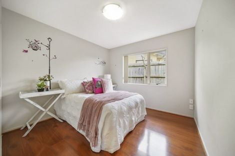 Photo of property in 7 John Broad Place, Flat Bush, Auckland, 2019
