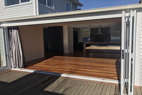 Photo of property in 6 Kiriwai Road, Paremata, Porirua, 5024