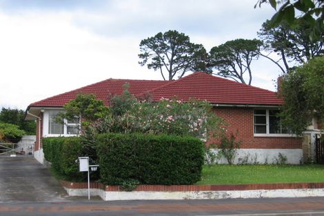 Photo of property in 33 Donovan Street, Blockhouse Bay, Auckland, 0600