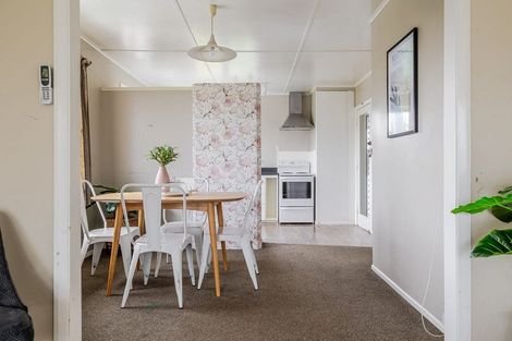 Photo of property in 10 Stoke Place, Awapuni, Palmerston North, 4412