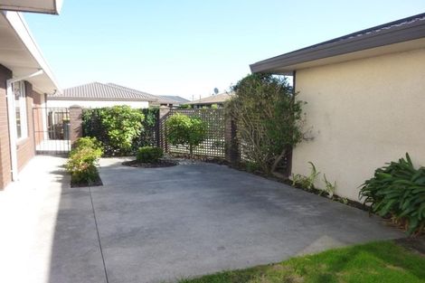 Photo of property in 60a Daniels Road, Redwood, Christchurch, 8051