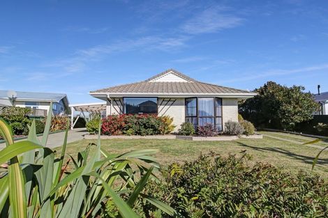 Photo of property in 2a Seabury Avenue, Foxton Beach, Foxton, 4815