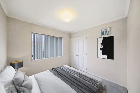 Photo of property in 5 Harobed Place, Weymouth, Auckland, 2103