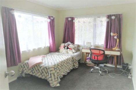 Photo of property in 10a Marie Crescent, Te Atatu South, Auckland, 0610