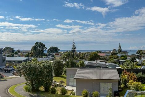 Photo of property in 20 Ross Place, Whiritoa, Whangamata, 3691