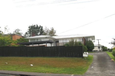 Photo of property in 1/65 Hogans Road, Glenfield, Auckland, 0629