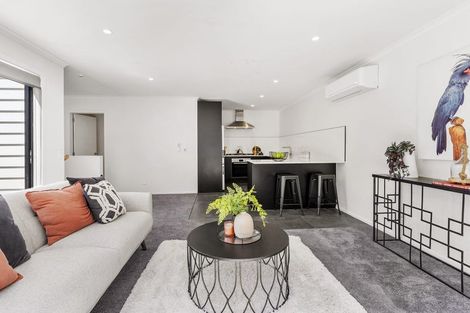 Photo of property in 48 Rangiora Avenue, Kaiwharawhara, Wellington, 6035