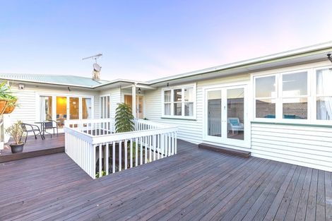 Photo of property in 55 Coronation Road, Hillcrest, Auckland, 0627