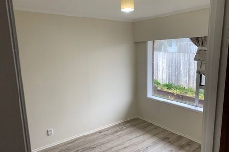 Photo of property in 1/11 Lancelot Place, Glenfield, Auckland, 0629