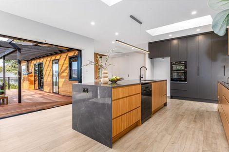 Photo of property in 77 Paremata Road, Paremata, Porirua, 5024