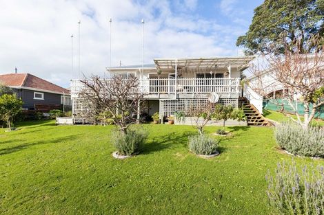 Photo of property in 8 Lismore Street, Strandon, New Plymouth, 4312