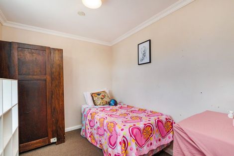 Photo of property in 13 Featherston Street, Takaro, Palmerston North, 4412