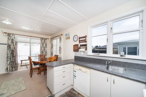 Photo of property in 14 Vernon Avenue, Takaro, Palmerston North, 4412