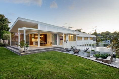 Photo of property in 5 Seaton Road, Murrays Bay, Auckland, 0630