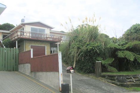 Photo of property in 28 Acacia Avenue, Maungaraki, Lower Hutt, 5010