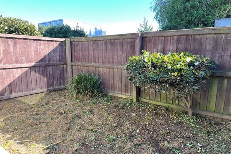 Photo of property in 2/32 Selwyn Road, Cockle Bay, Auckland, 2014