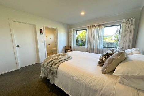 Photo of property in 12 Mcdonald Place, Collingwood, 7073