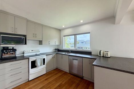 Photo of property in 2/7 Knightsbridge Drive, Forrest Hill, Auckland, 0620