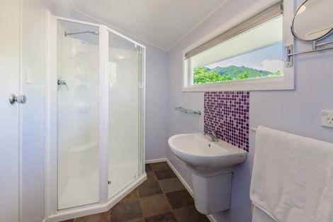 Photo of property in 4 Iti Grove, Waikanae, 5036