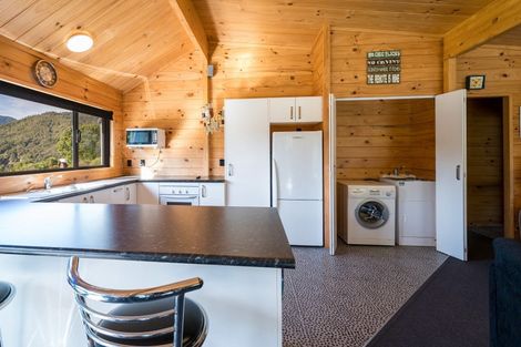 Photo of property in 2 Worlds End Road, Tennyson Inlet, 7195